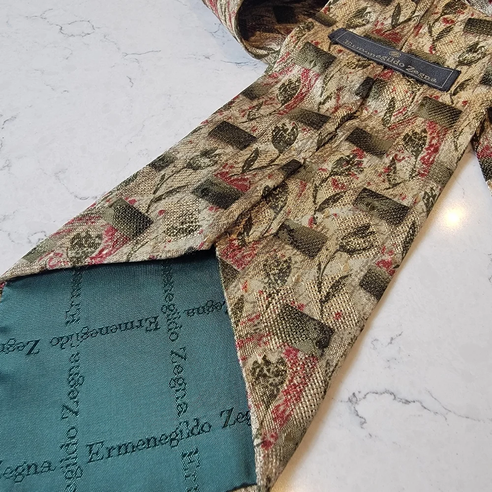 Ermenegildo Zegna Vintage Floral Geometric Silk Tie Italy Beige luxury preppy